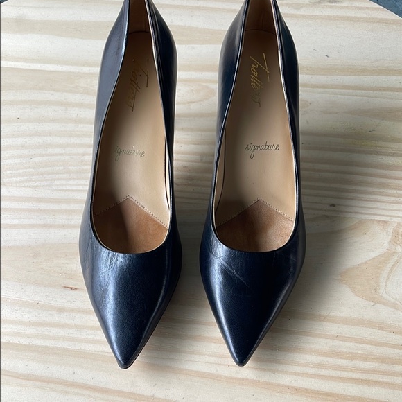 Trotters Shoes - Trotters Black Heels Classic Pointed-Toe Pumps